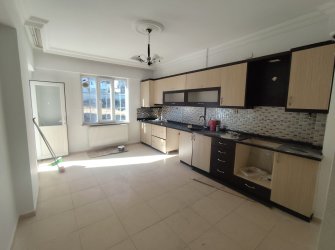 YEDİTEPEDE SATLIK 3+1 DAİRE