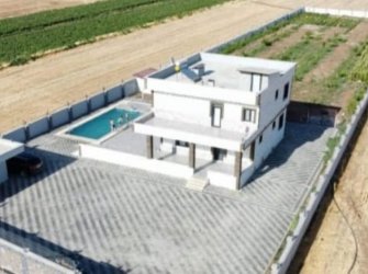 BEYZADE GAYRİMENKUL DEN ÇİMENLİ DE SATILIK 4+1 VİLLA